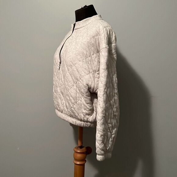Old Navy Women's Light Cream/Gray Quilted Half Zip Pullover Sweater - Picture 3 of 8